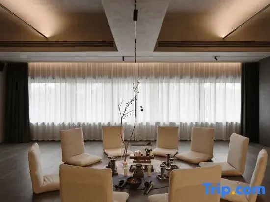 NOA RESORT & WELLNESS aranya