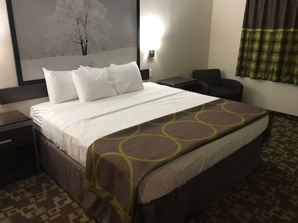 Econo Lodge Downtown Omaha