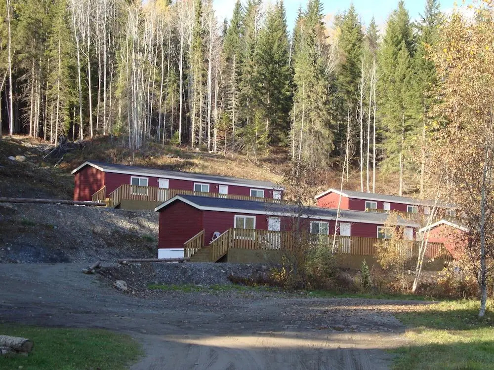 Helmcken Falls Lodge Cabin Rooms and RV Park