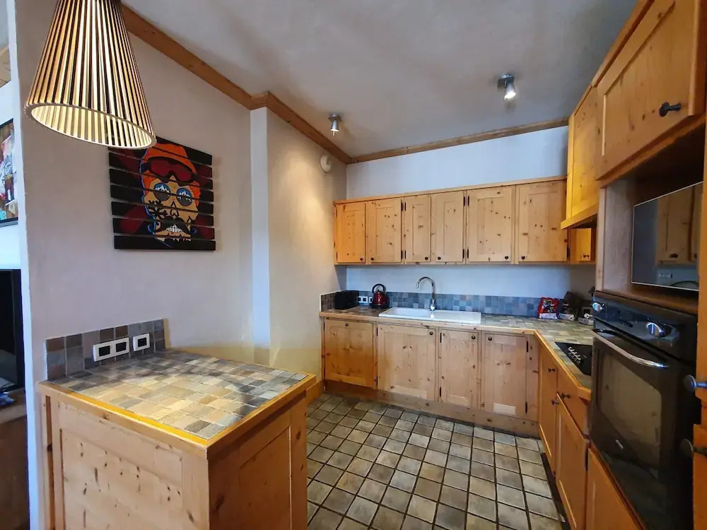 Alpine Apartment for 8 Guests