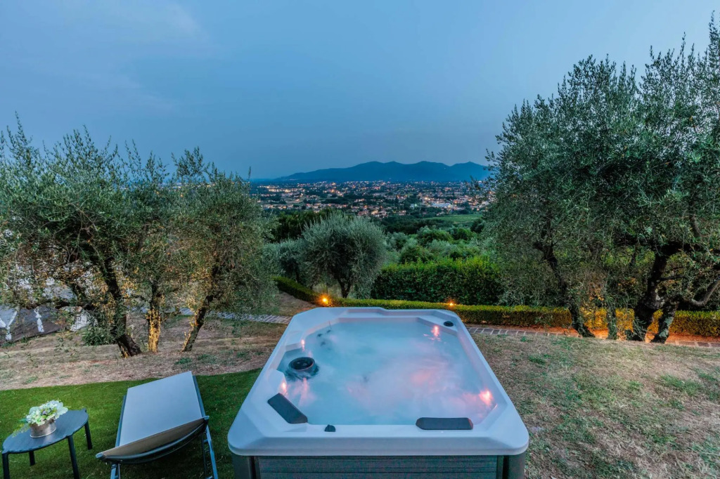 Villa Rapondi, a Farmhouse with View
