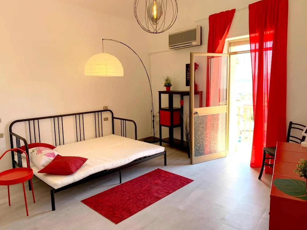 House With 2 Bedrooms in Sant'antioco, With Wonderful sea View and Balcony