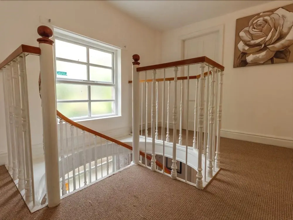 Liverpool Centre Sleeps 16 Stunning