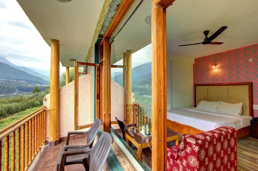 Hotel Mountain face by Snow City Hotels