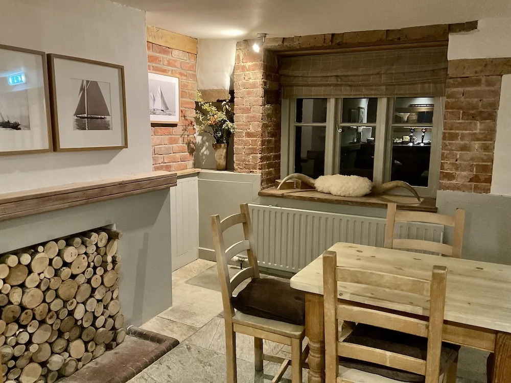 The Jolly Tar Inn