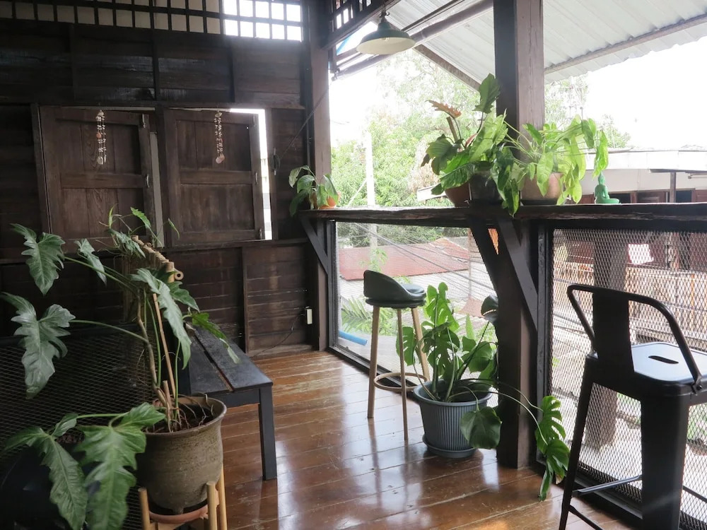 Non House Bangkok บ้านนอนโฮสเทล