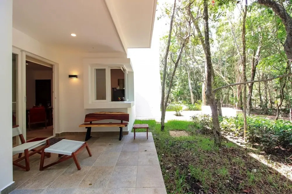 Beautiful Condo Garden Private Covered Patio Hi-speed Wi Fi Close to the Beach