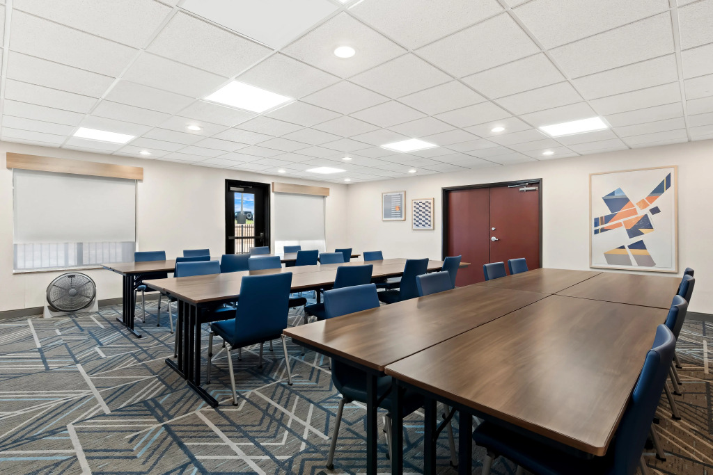 HOLIDAY INN EXP STES PERRY by IHG