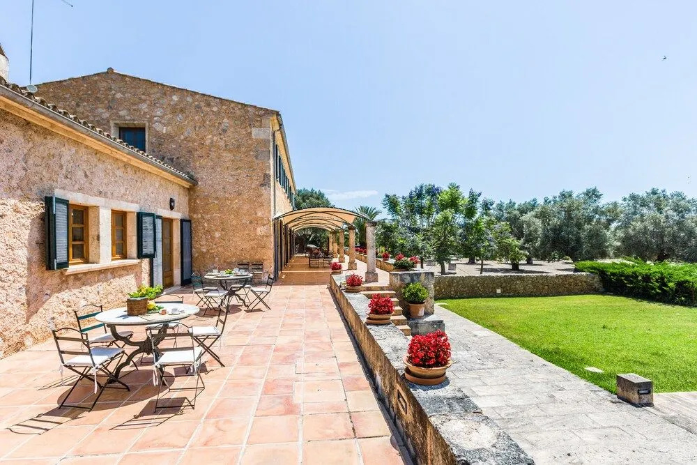 Residence by G Cas Comte