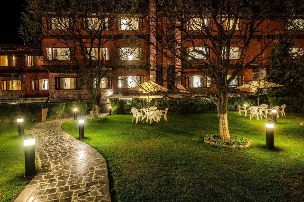 Honeymoon Inn Manali