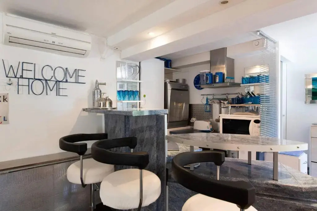 Juan Les Pins Near Cannes Beaches 18-20 Guests