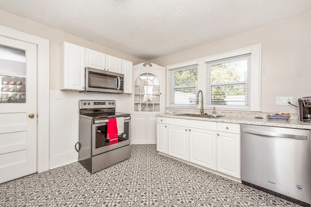 The Broadfoot Bungalow