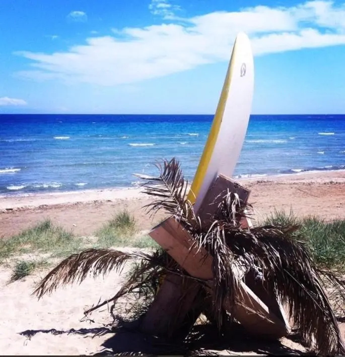sunmer apartment 1minute from sea, 15 min from the airport