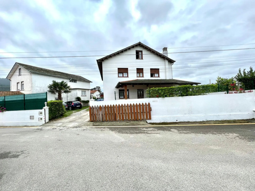 Casa de 3 dormitorios con Wifi en finca compartida