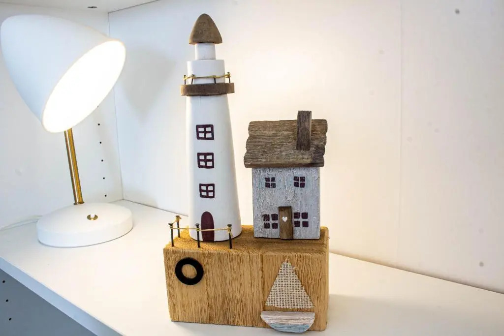Estudio Lighthouse F 77
