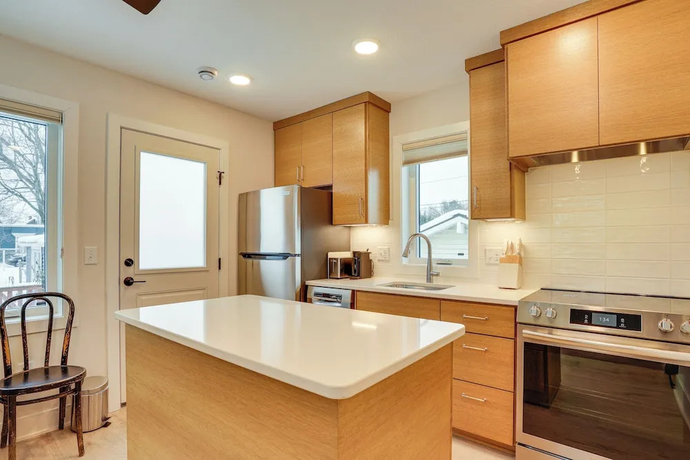 < 1 Mi to Carleton College: Wfh-friendly Apartment