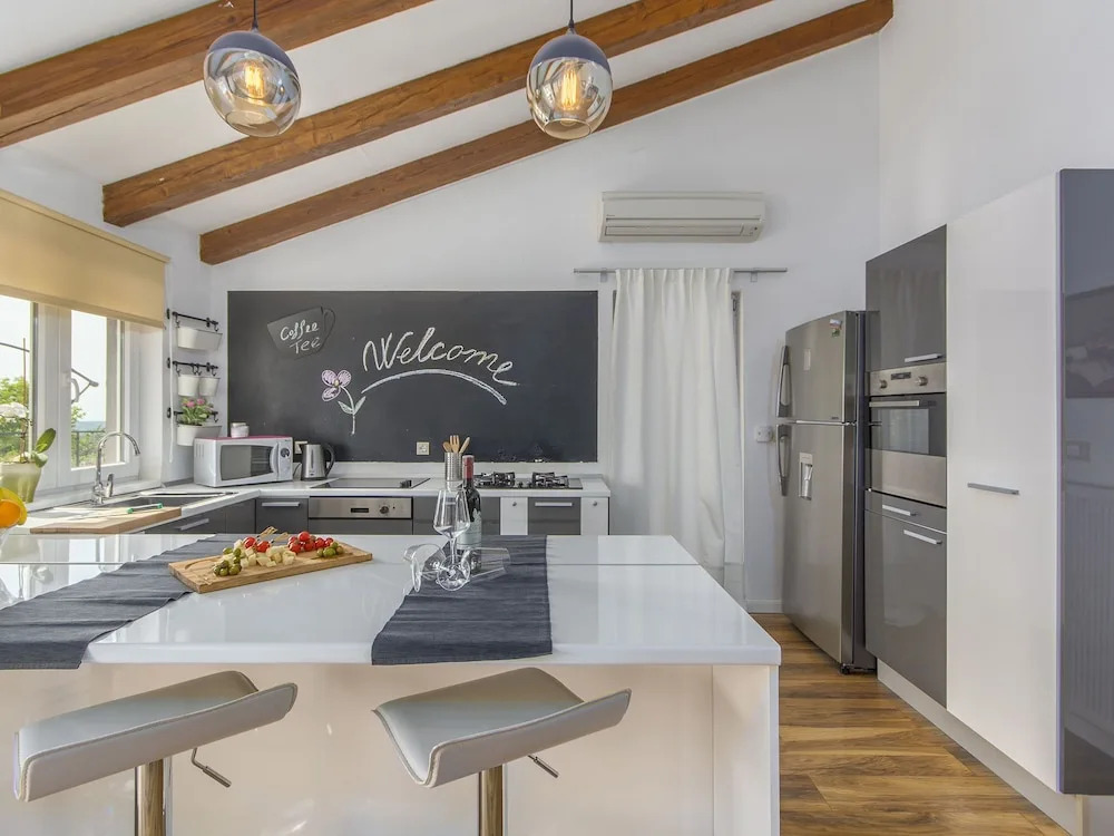 Wonderful, Modern Villa With Pool, Whirlpool and Garden, Near Rovinj