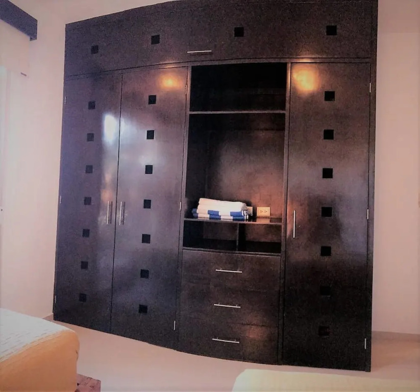 Apartment 101-2 Amalfi by Slieva Near 5th Avenue