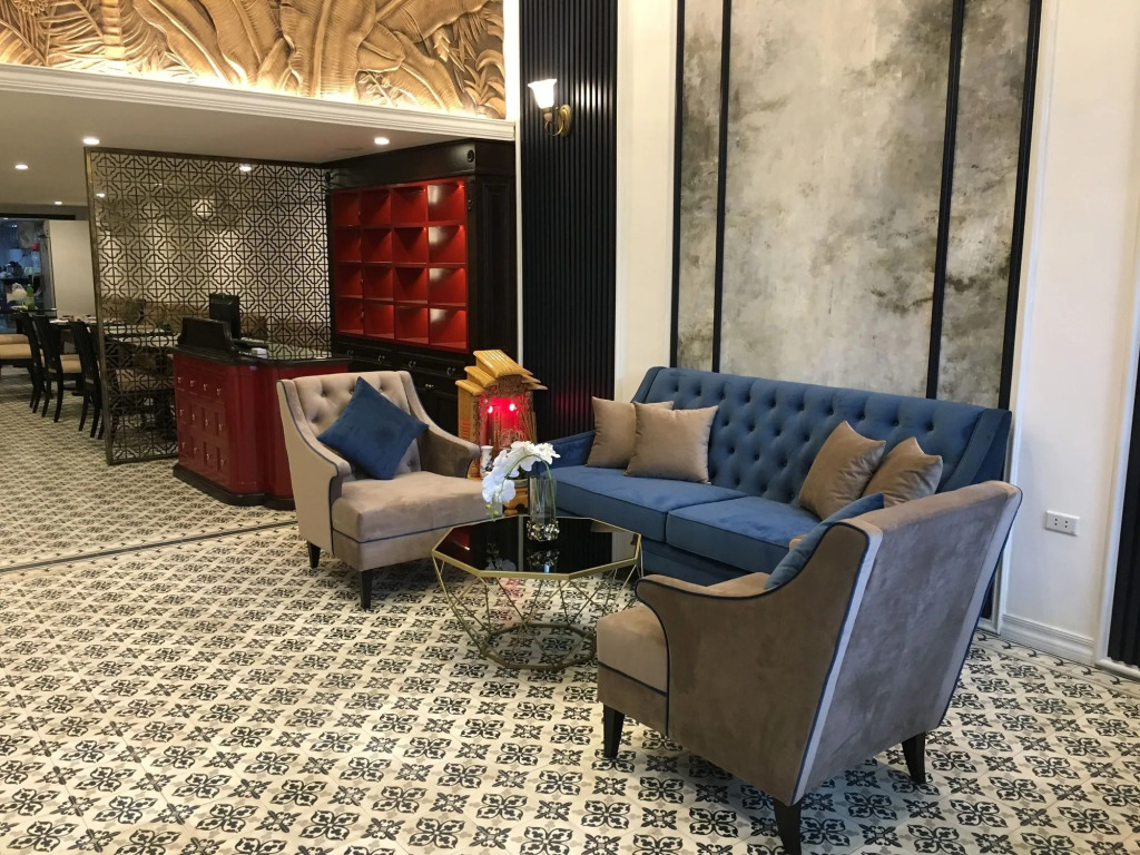 Golden Rooster Hotel