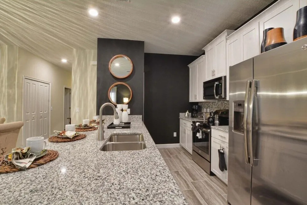 Storey Lake-5 Bedroom Townhome W/spashpool-1613st Townhouse