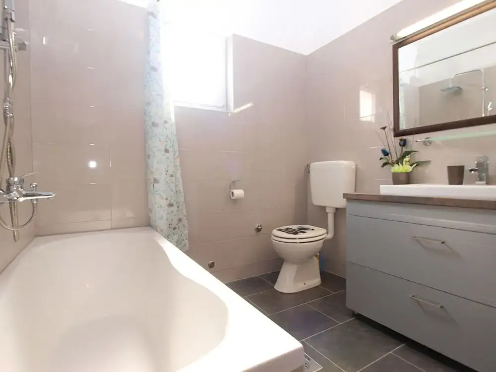 Apartment 1573