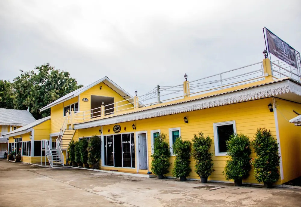 Raiwin Buri Resort