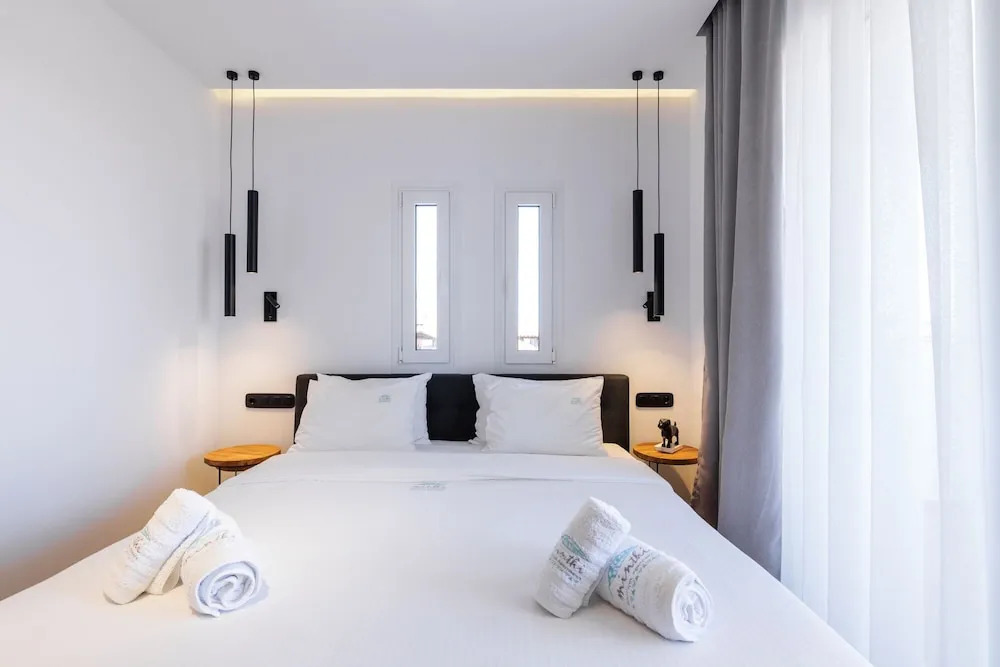 Kentro Luxury Suites