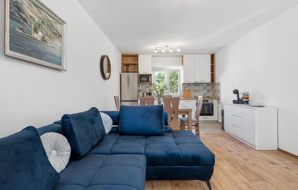 2 Bedroom Nice Home In Betina