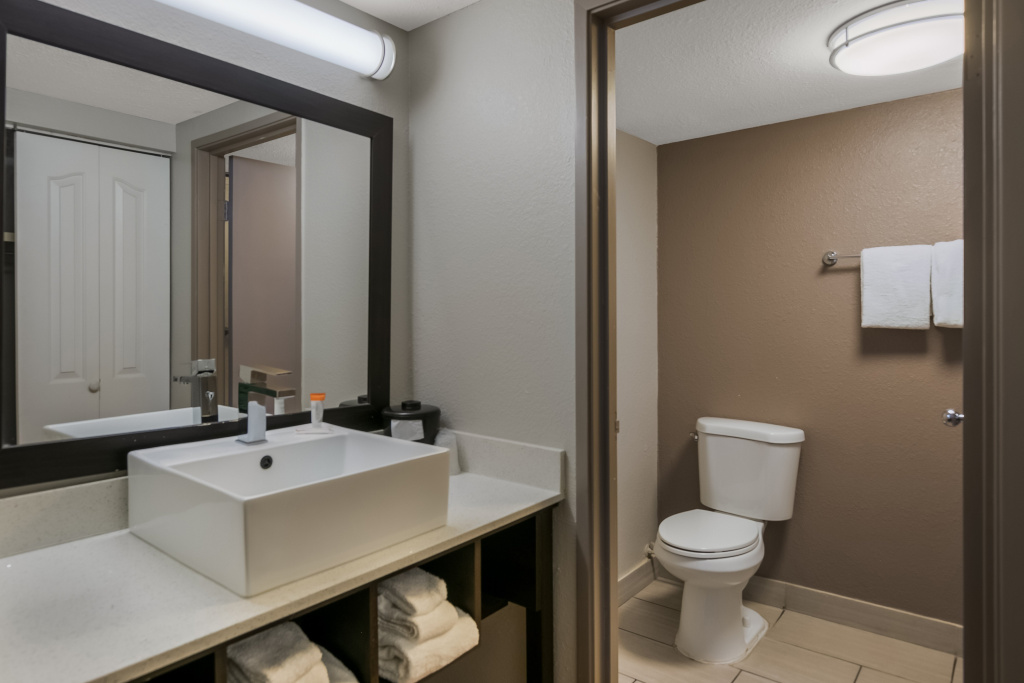 Red Roof Inn PLUS+ & Suites Knoxville West - Cedar Bluff