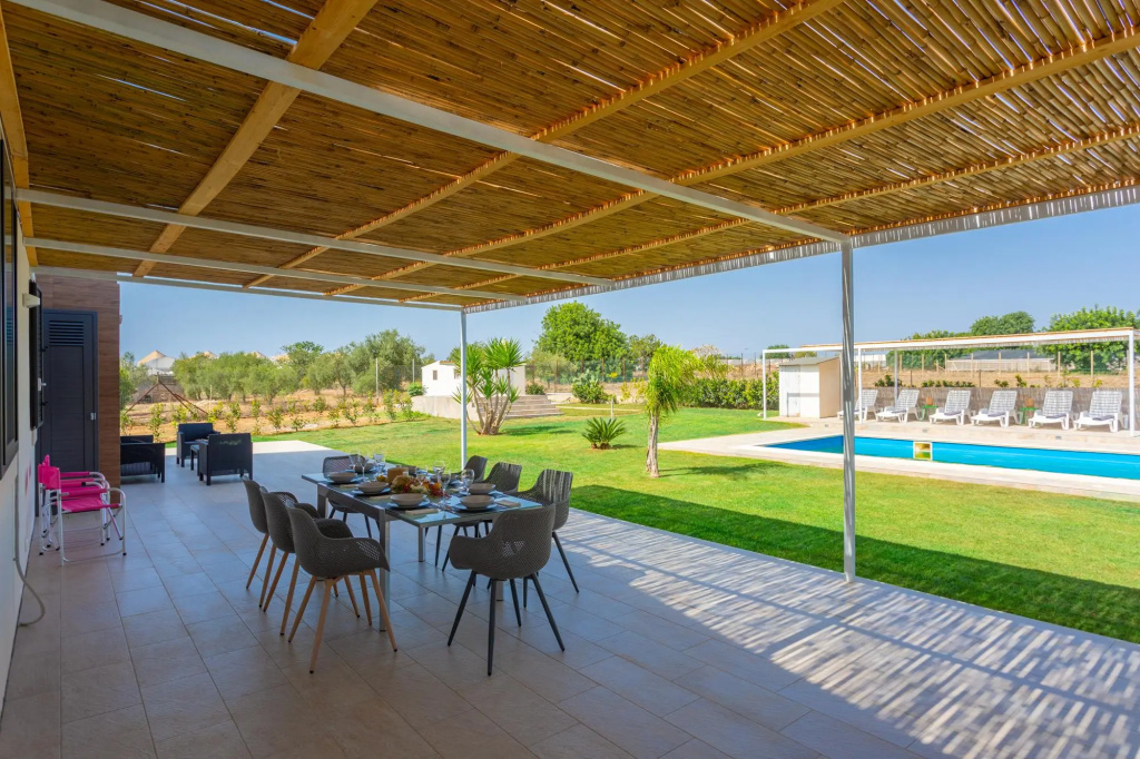Villa Akos Large Private Pool AC WiFi