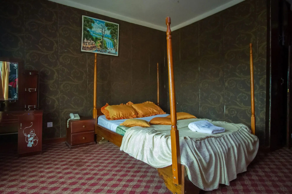 La Grand Chez Johnson Hotel Muyenga