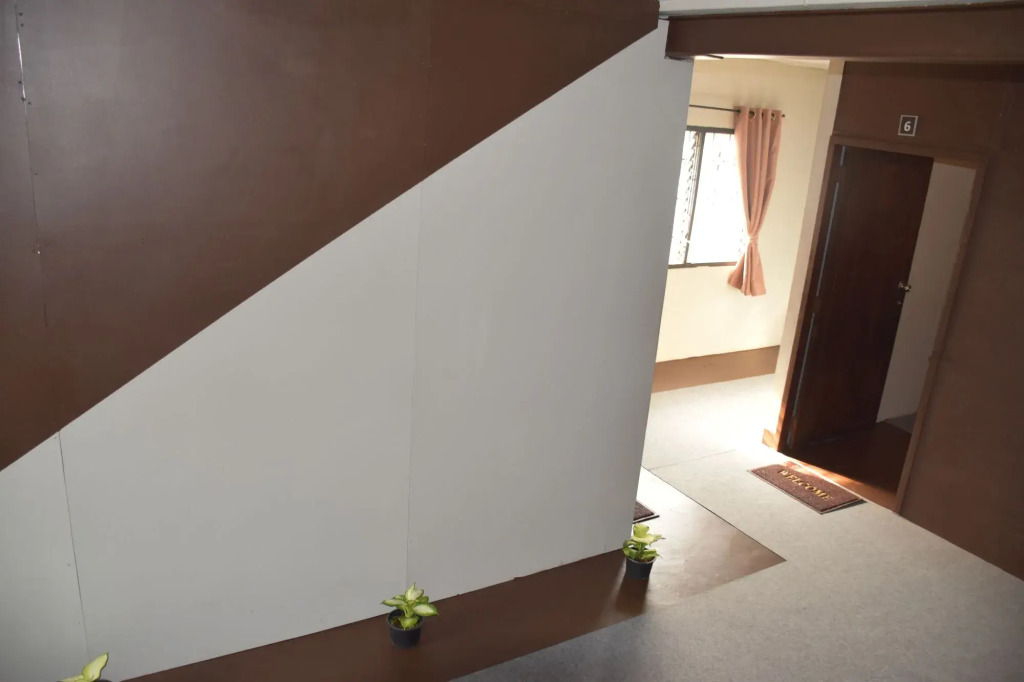 Empo Hostel at 30 Onnut