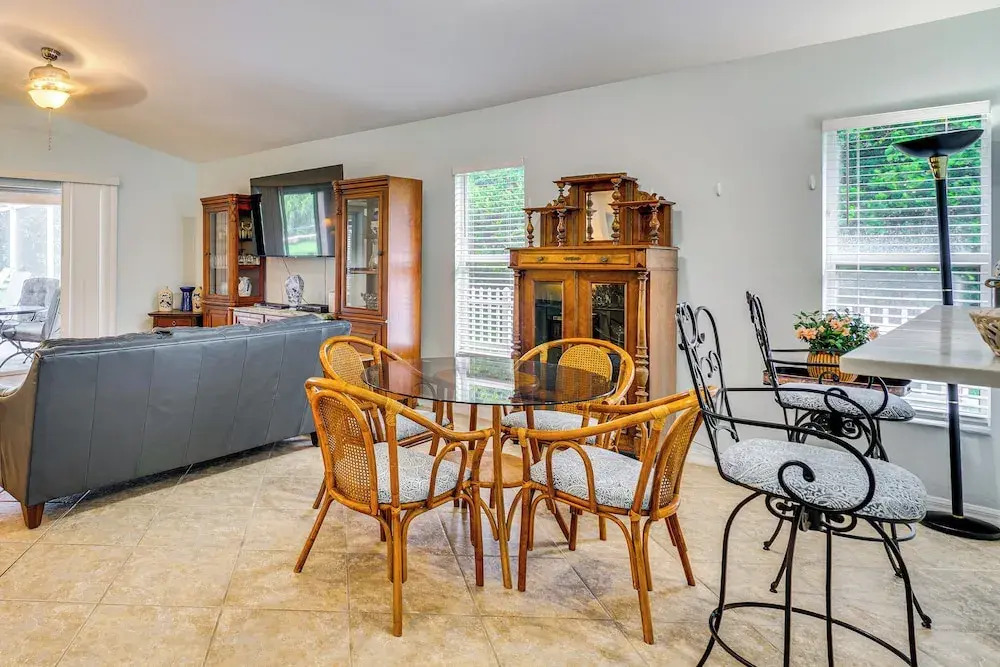 4 Mi to Beaches: Fort Myers Escape w/ Patio