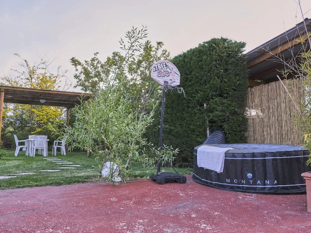 Holiday countryside home with swimming pool, sauna Less than 20km from the sea