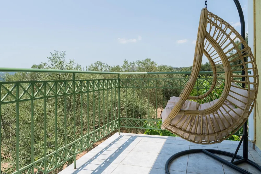 Captains Apartments in Olive Grove