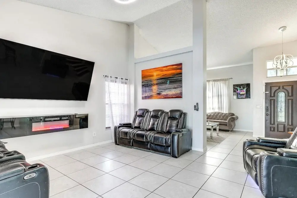 3 Mi to Marina: Riverview Family Home w/ Lanai!