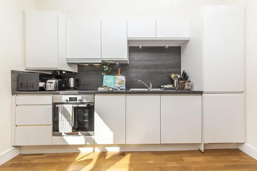 Modern Two Bedroom Apartment in Hammersmith -205a