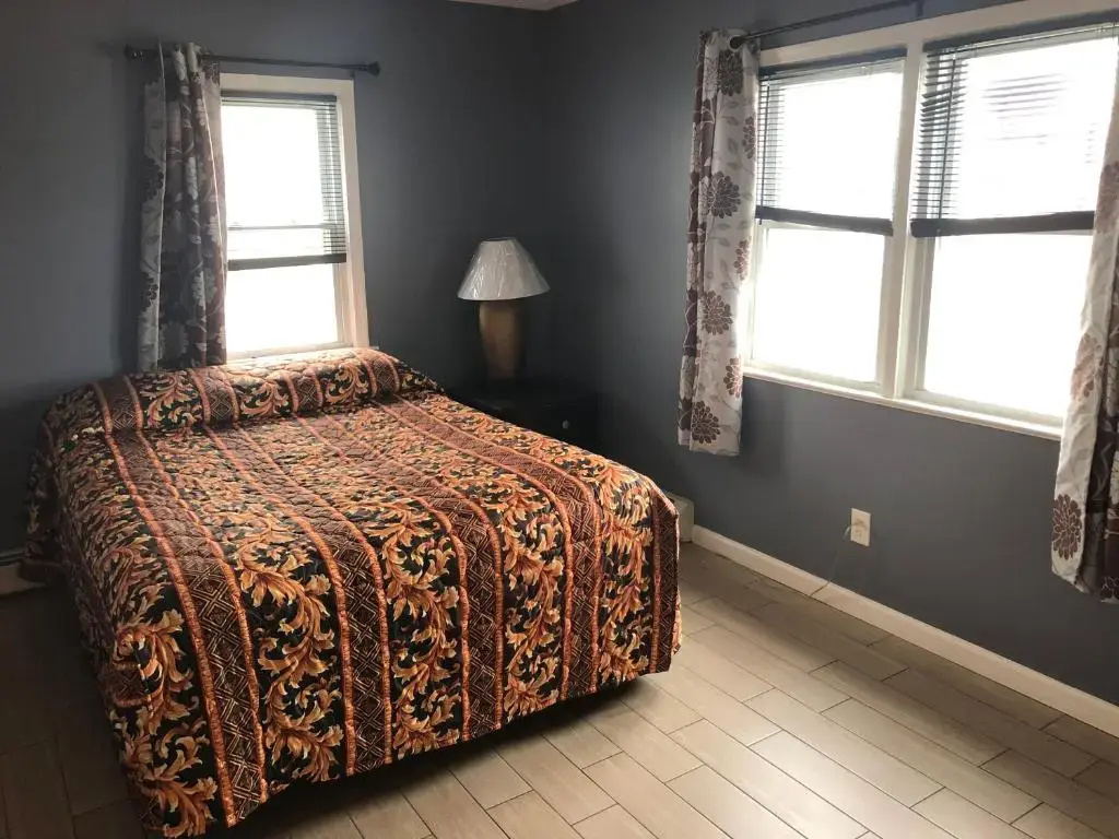 Newly Renovated 2 Bedroom House
