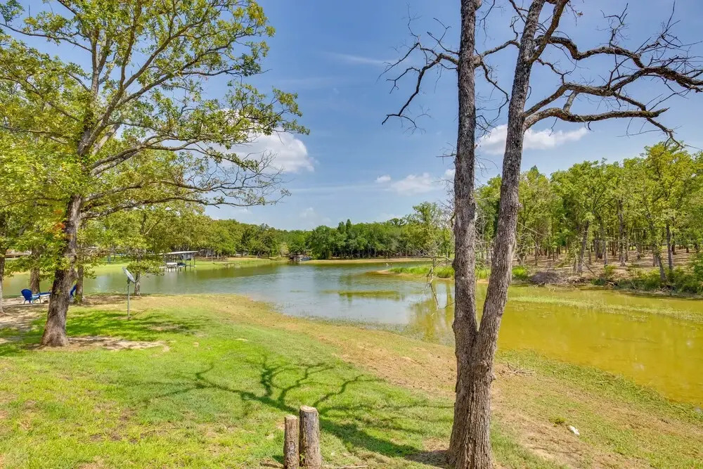 Luxe Waterfront Home in Malakoff w/ Pool + Hot Tub