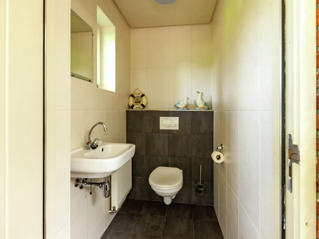 Cozy Holiday Home in Reutum with Hot Tub