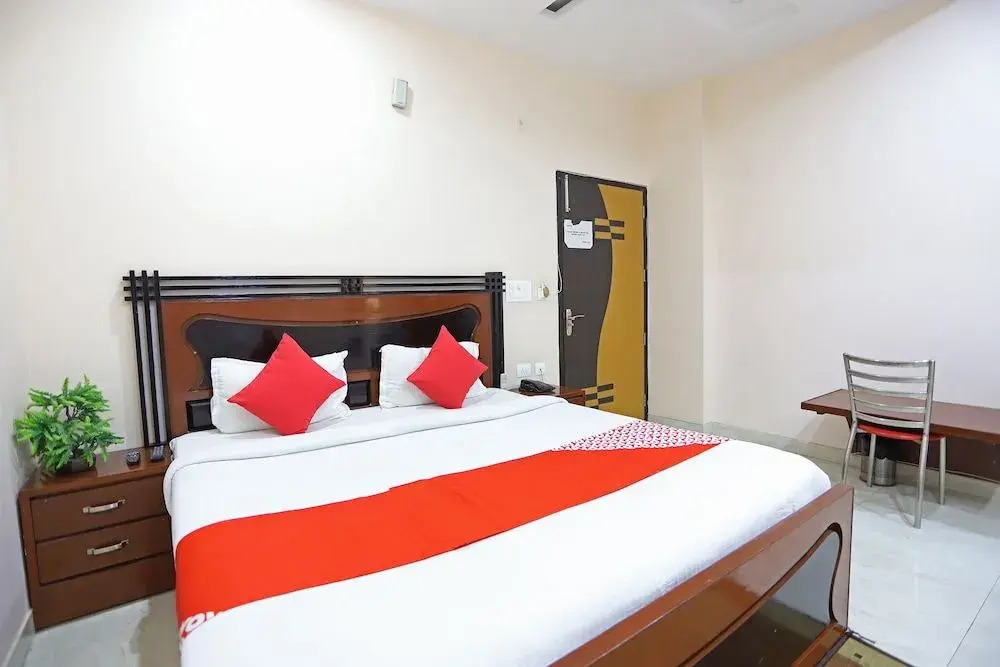 OYO 43691 Hotel Rbs Inn
