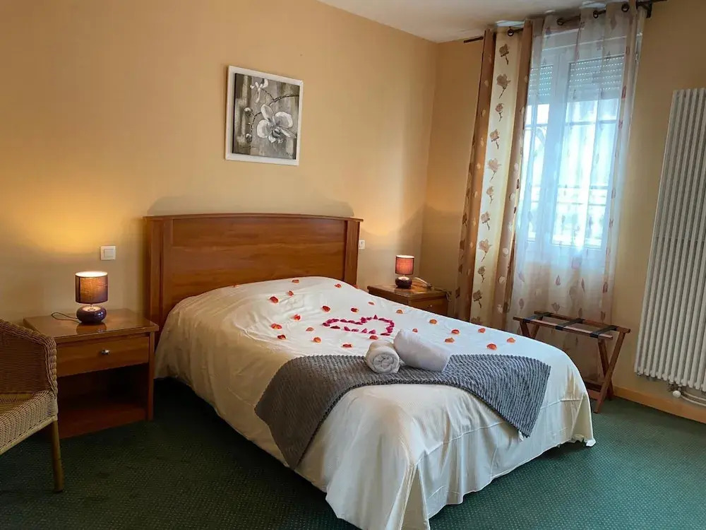 Logis Hôtel Restaurant SPA Le Tosny