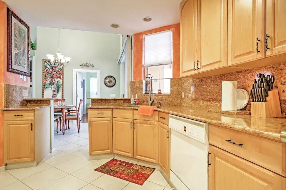 Naples Home w/ Pool, Extended Stays Welcome!