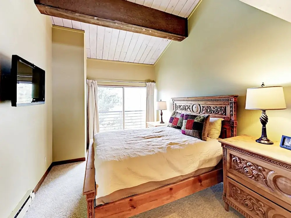 E Lionshead Condo #402 3 Bedrooms 3 Bathrooms Condo