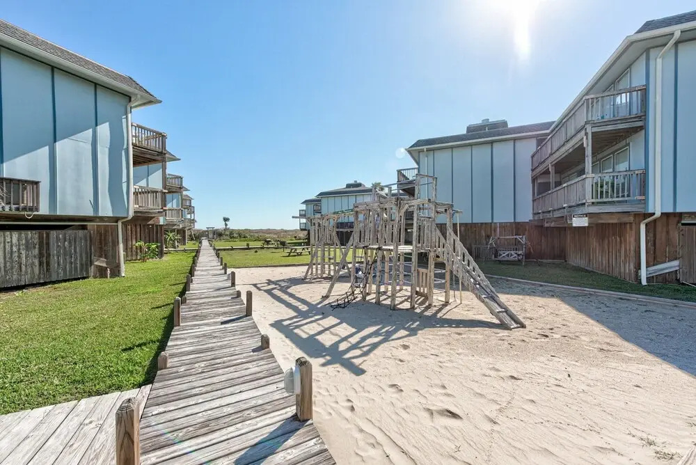 Alexandra By The Sea Bh206 2 Bedroom Condo by Redawning