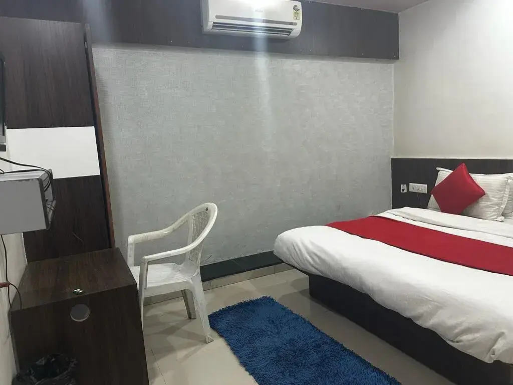 Hotel Capital by OYO Rooms