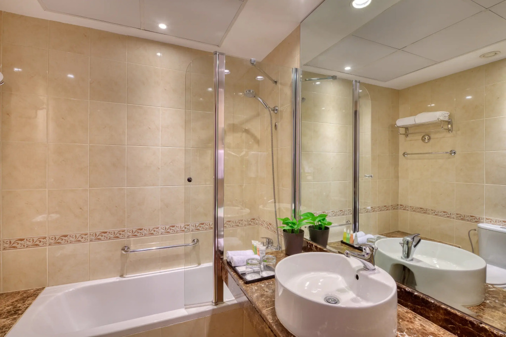Majestic City Retreat Hotel