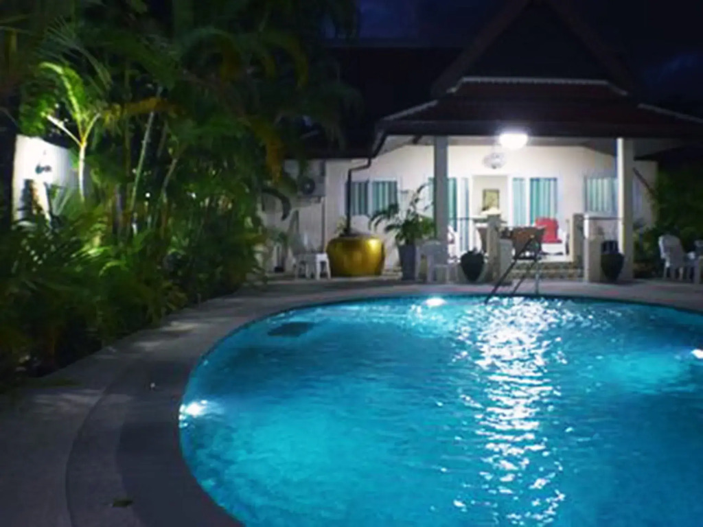 Luxury 5 Bed 5 Bath Villa