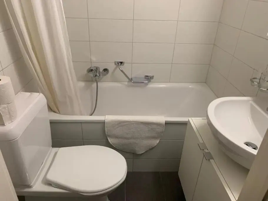 Beautiful studio 2 minutes from the train station