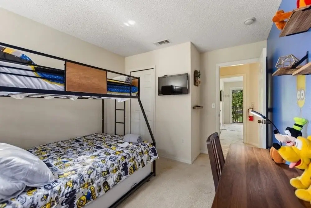 1 In A Minion At Emerald Island By Shine Villas414 3 Bedroom Townhouse